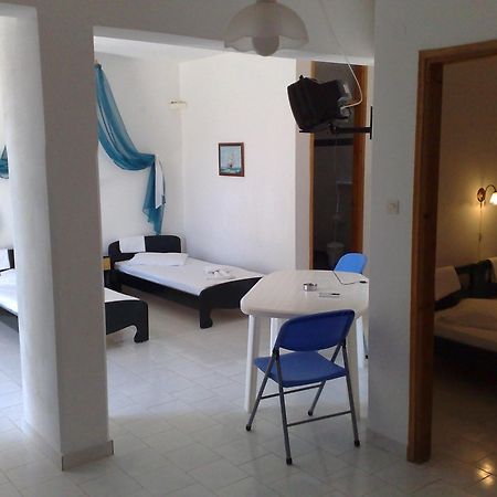 Azolimnos Bay Aparthotel Exteriör bild