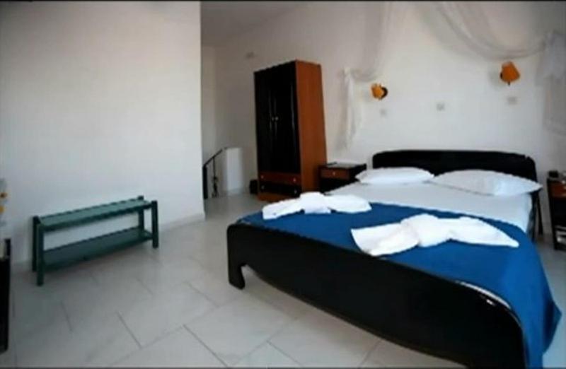 Azolimnos Bay Aparthotel Exteriör bild