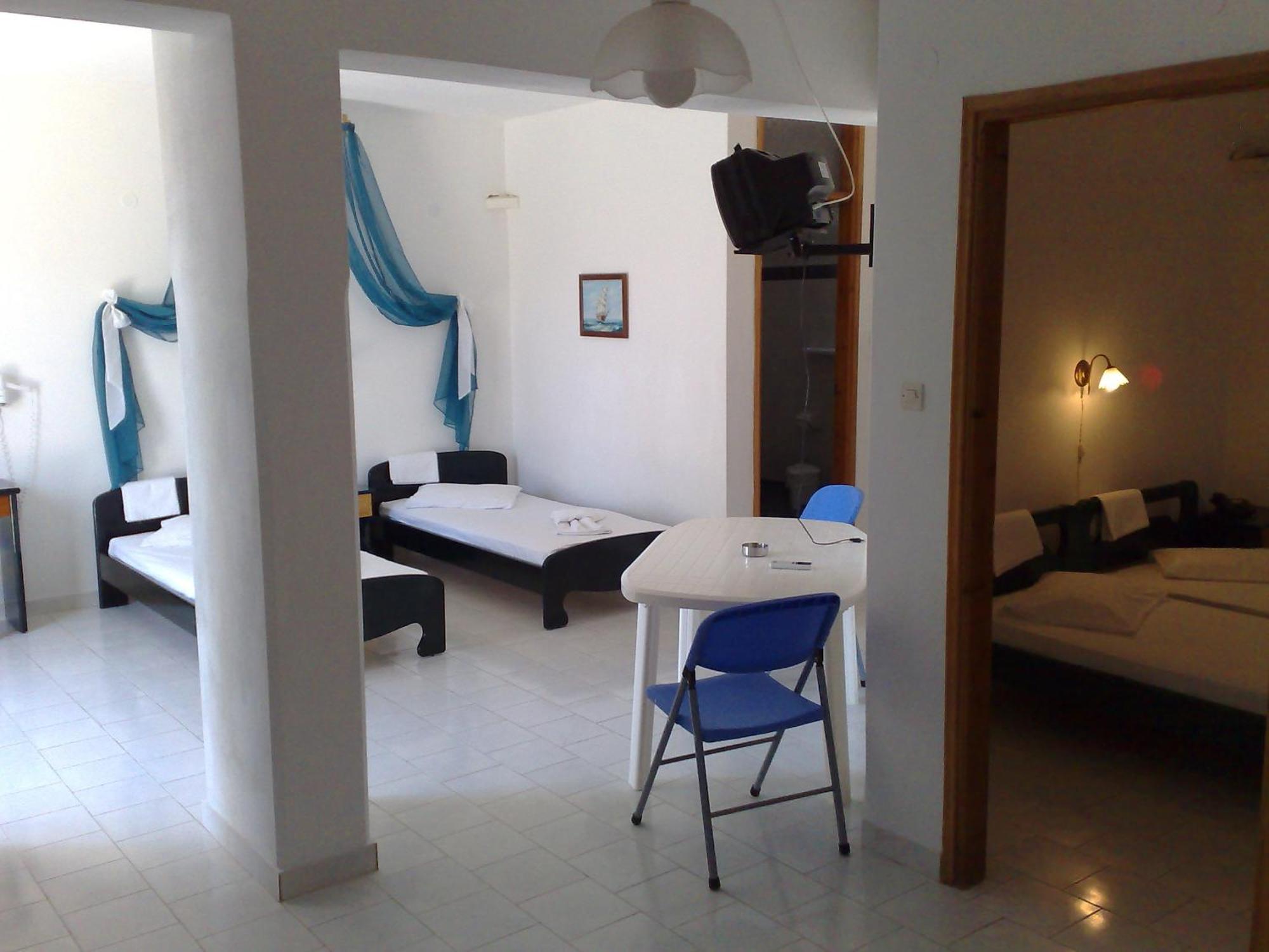 Azolimnos Bay Aparthotel Exteriör bild