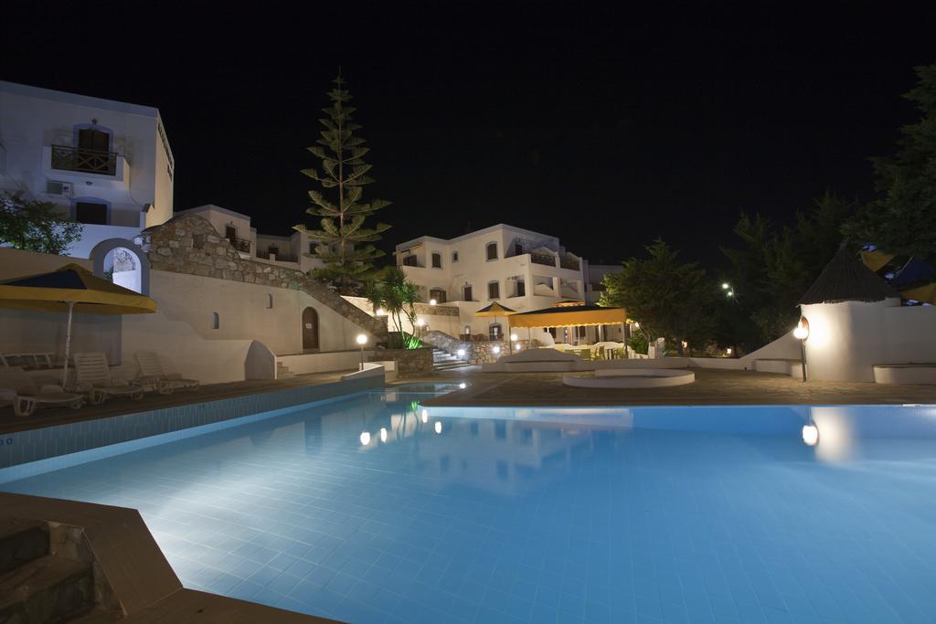 Azolimnos Bay Aparthotel Exteriör bild
