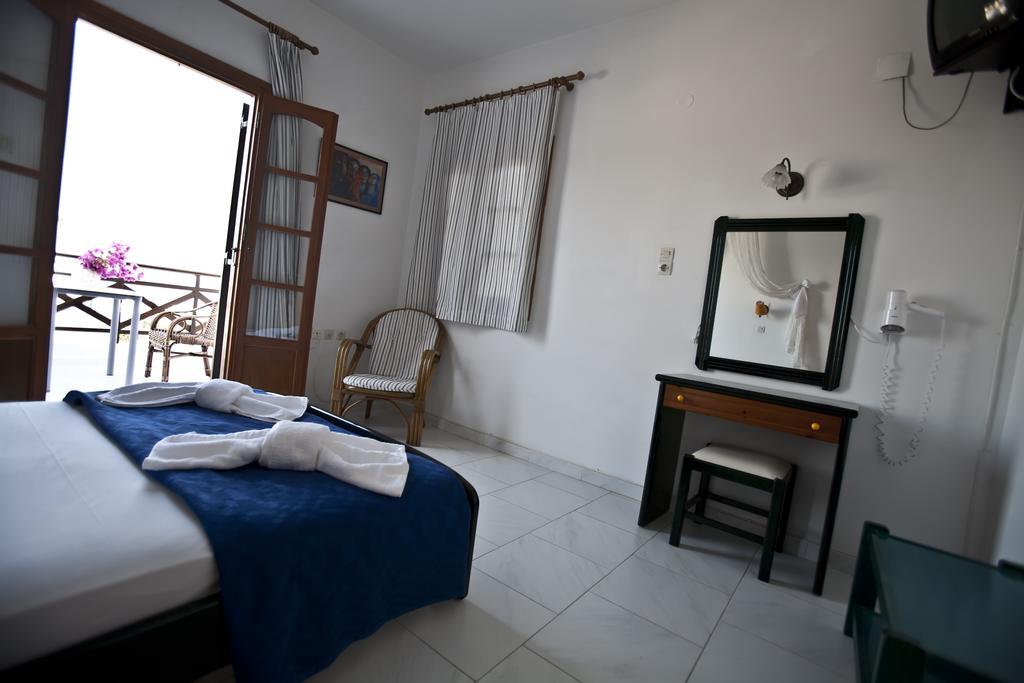 Azolimnos Bay Aparthotel Exteriör bild