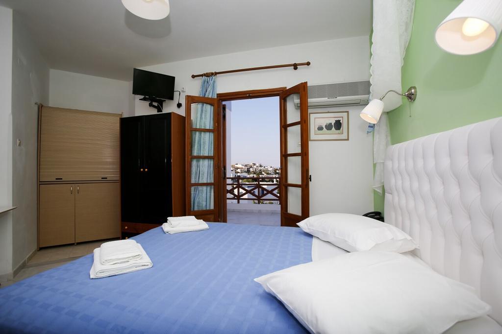 Azolimnos Bay Aparthotel Exteriör bild
