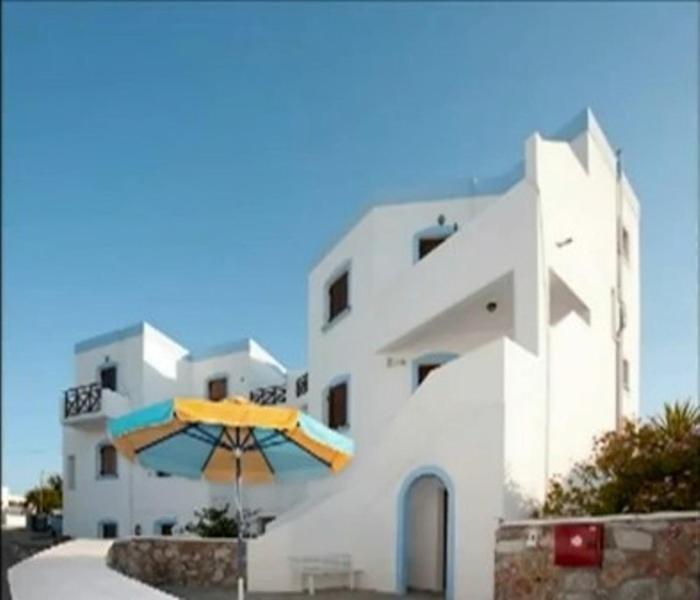 Azolimnos Bay Aparthotel Exteriör bild